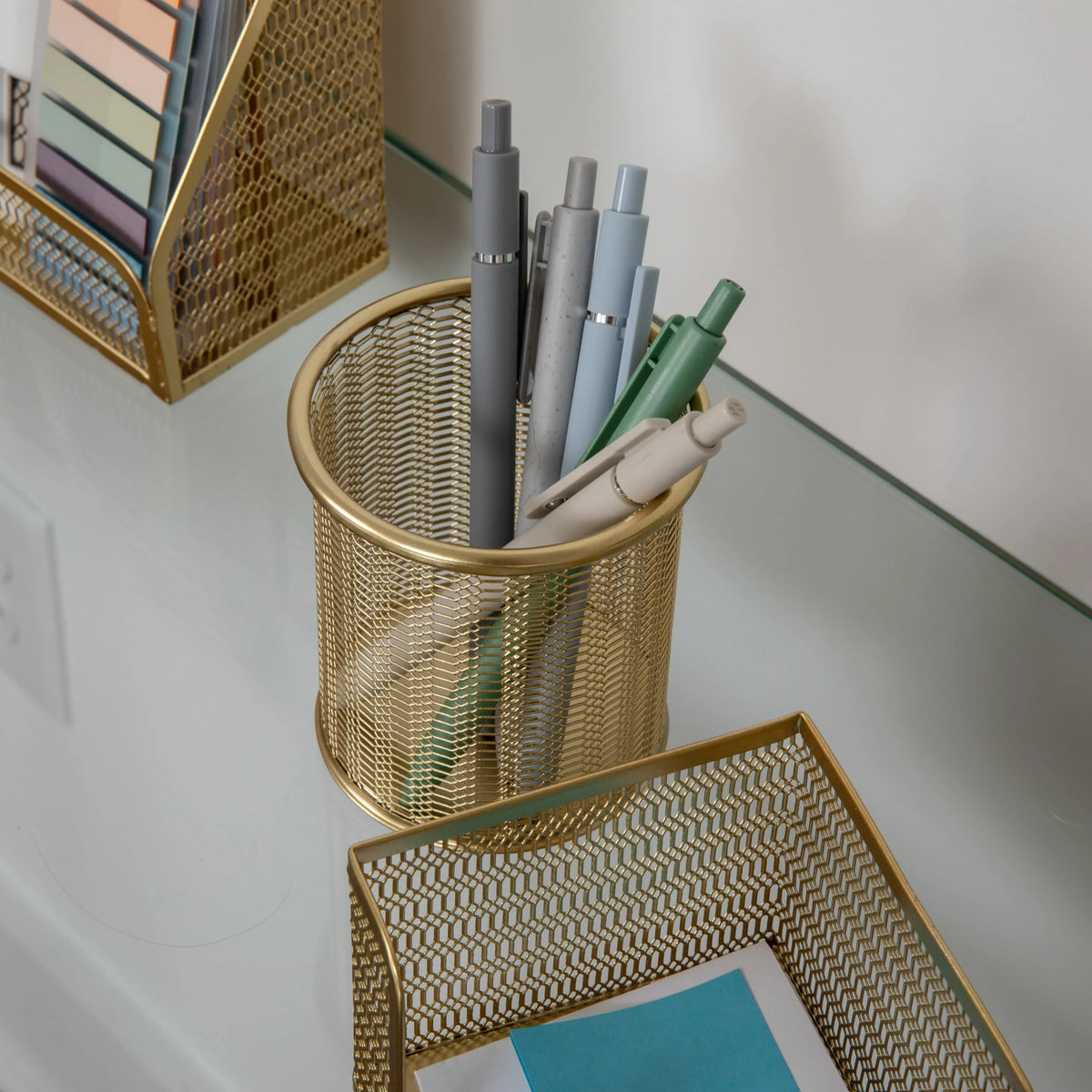 Gold Mesh Metal 6 Piece Set Desktop Organizers and Accessories Z321385