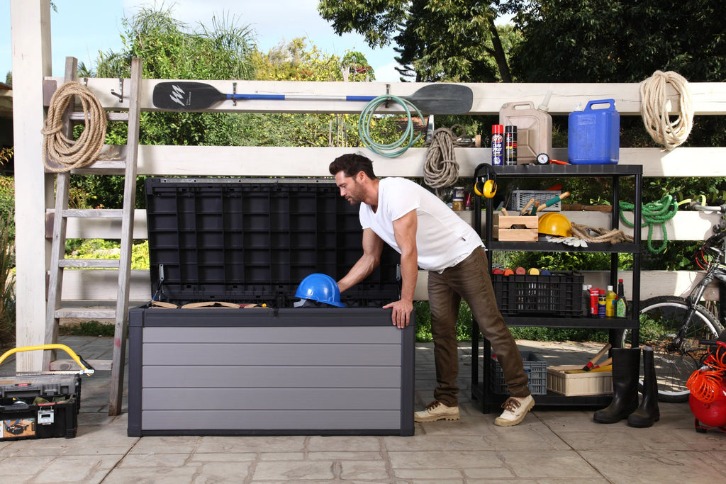 150 Gallon Wood and Resin Deck Box Z302